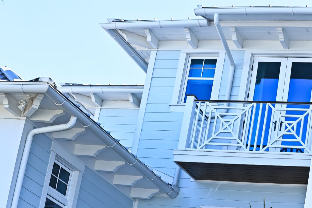 Half-round gutters in Tampa for a traditional and stylish look