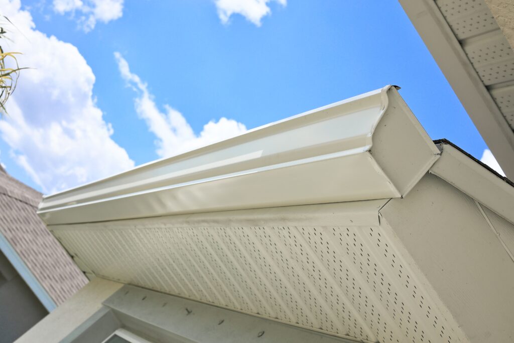 Reliable seamless gutter solutions for Panama City properties