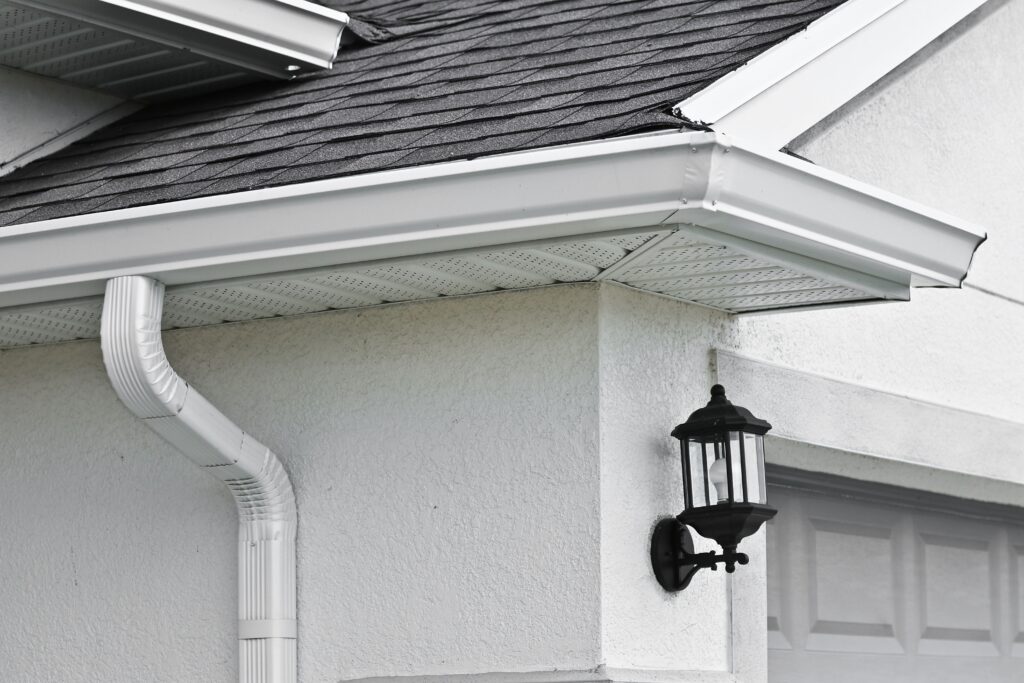 Seamless gutter systems custom-fit for Sarasota properties