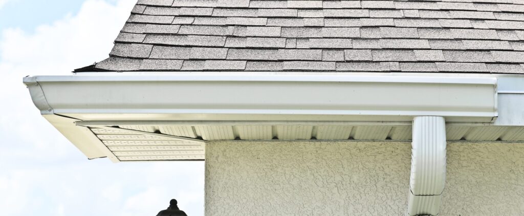 Saint Petersburg White Seamless Gutters