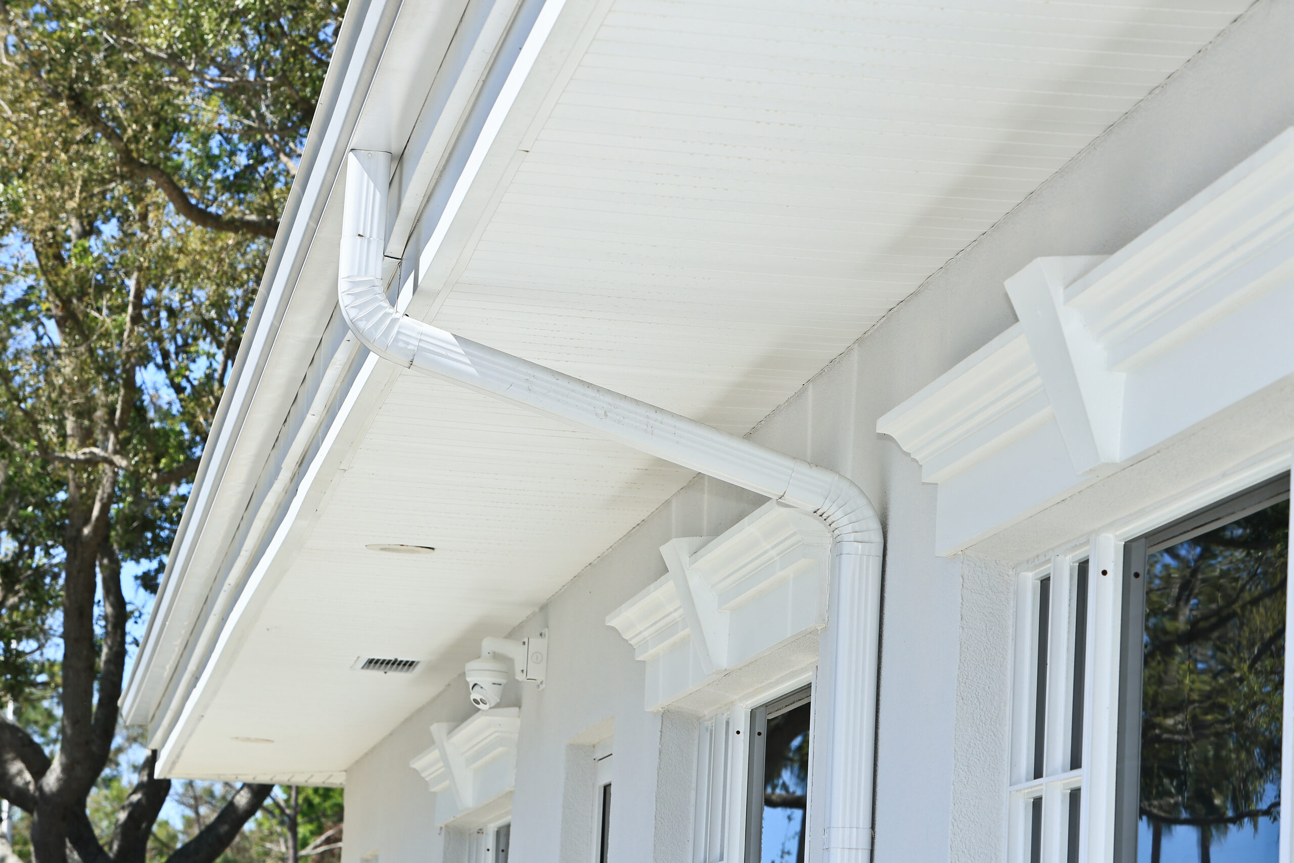 Upgrade to 6-Inch Seamless Gutters in Tampa FL with Gutter Professor ...