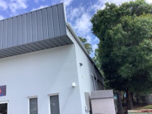 f you want maximum water-flow capacity and a clean, modern profile for your property, 7-inch Smooth Box Seamless Gutters are one of the best upgrades you can choose.