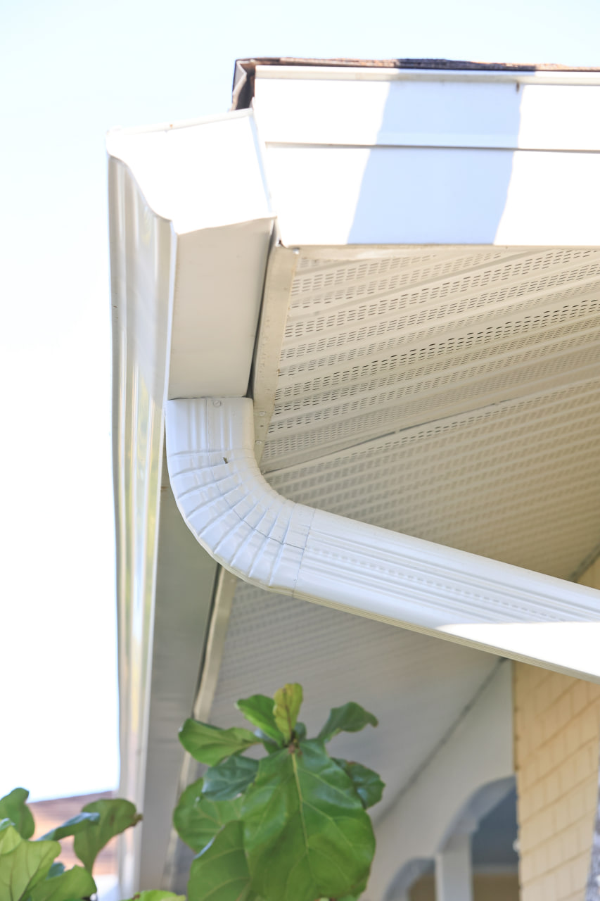 Why Do Sarasota Homes Need 7-Inch Seamless Gutters? | Gutter Professor ...